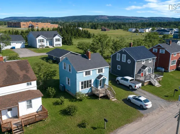 31 Hillcrest St, Inverness, NS B0E 1N0