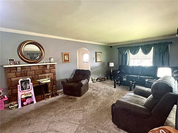 4th image of 220 W Winter Ave