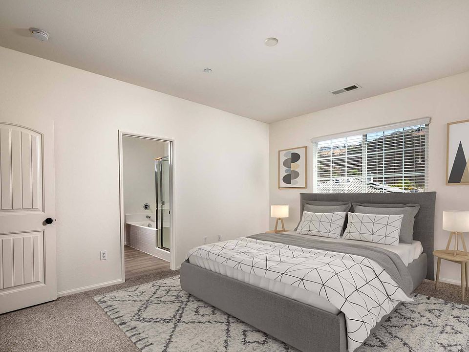 Jackson Pointe 111 Bedroom