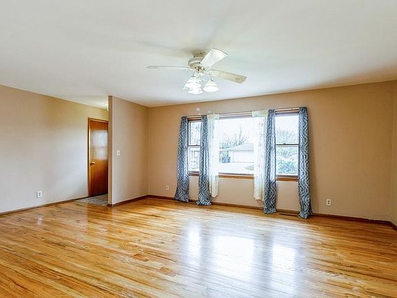3rd image of 1523 Glendale Ave