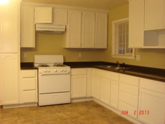 3rd image of 730 Shawnee Ln