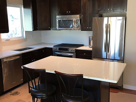 2nd image of 493 Villa Avenue