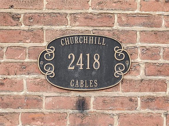 3rd image of 2418 E Franklin St #U201