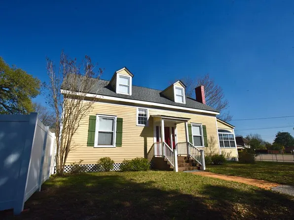 817 W 7th St, Laurel, MS 39440