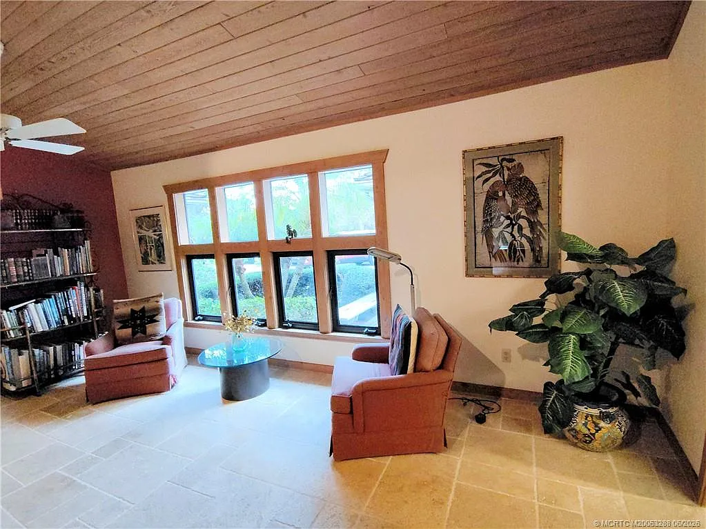 3 bed, 3.5 bath, 2563 sqft, $4,000 — Photo 3