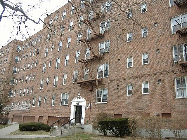 1st image of 675 Avenue Z APT 6C