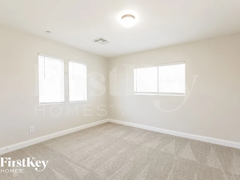 684 Moonlight Stroll St — Photo 12