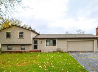111 Long Wood Dr, Rochester, NY 14612