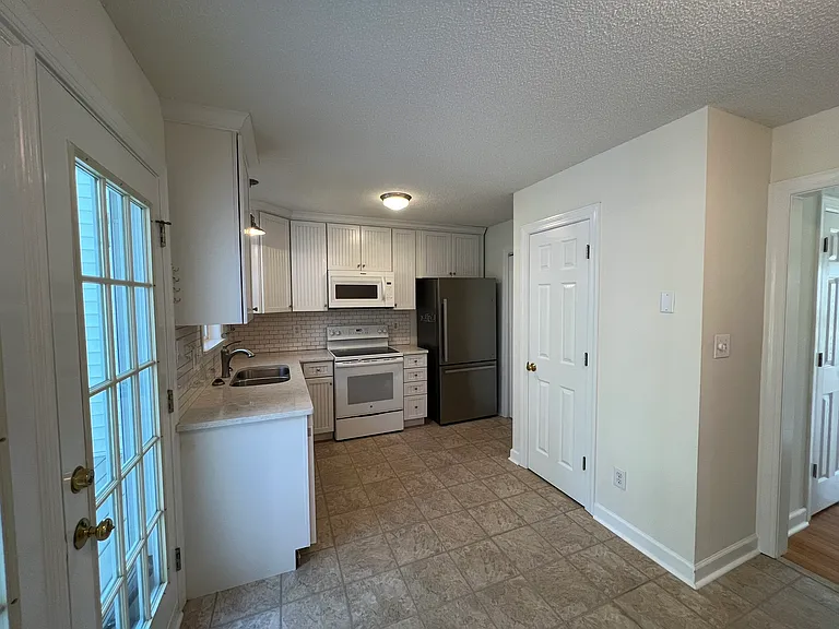 1722 Stroll Cir — Photo 4