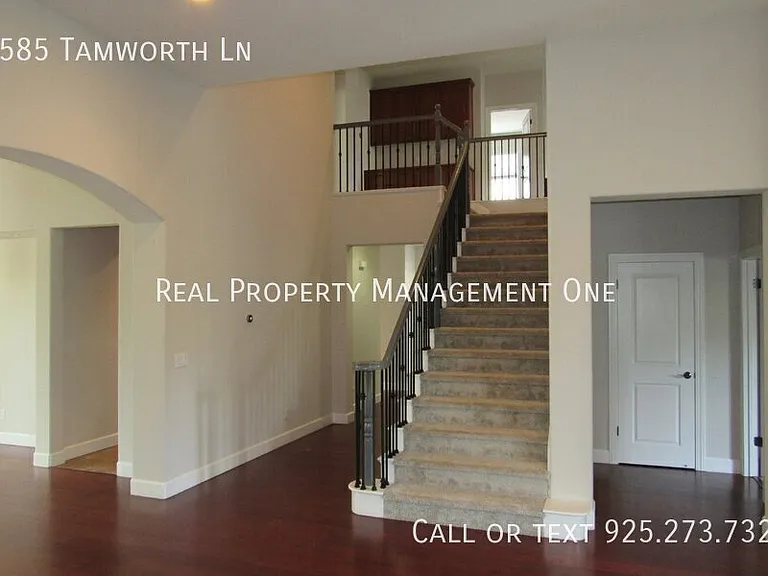 2585 Tamworth Ln — Photo 17