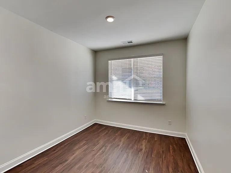 555 Rivermist Dr — Photo 25