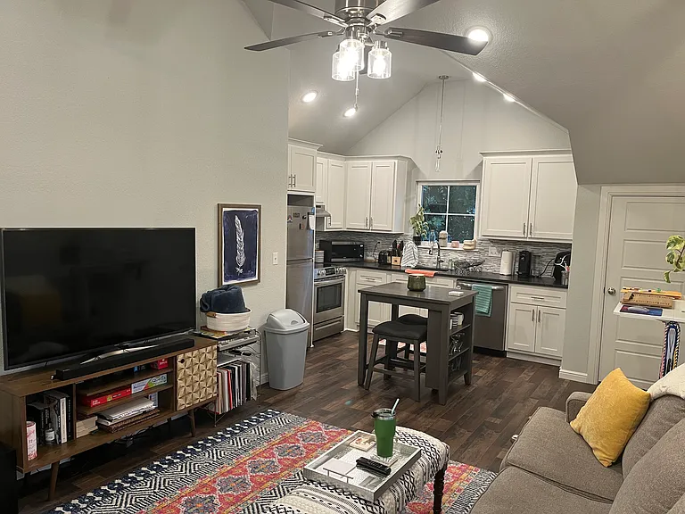 210 Hazel Blvd #1 — Photo 8