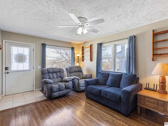 2nd image of 1813 Avenue B