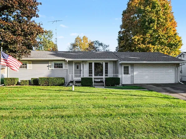 5039 E Frances Rd, Mount Morris, MI 48458