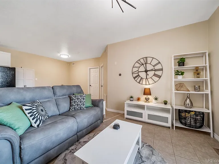 7292 S Blackhawk St #203 — Photo 9