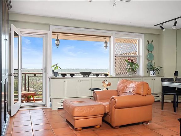 5th image of 5700 Arlington Ave APT 18G