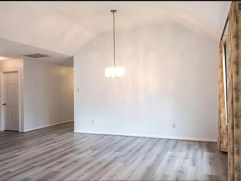 4317 Plover Dr — Photo 3