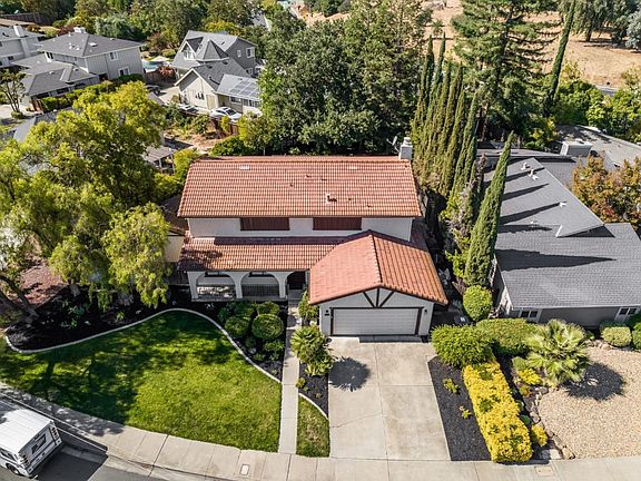 3rd image of 6443 Arlington Dr
