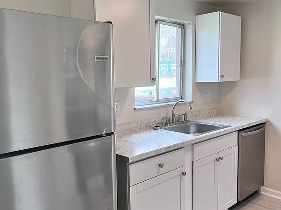 3rd image of 2818 Erie Ave #2818-B-5