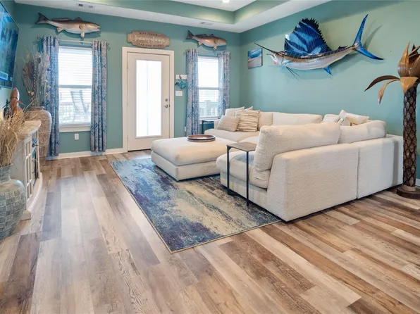 957 S Cv, Pt Bolivar, TX 77650