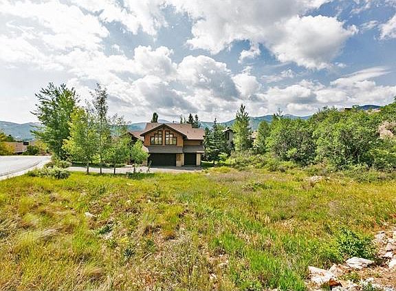 5th image of 3211 Mountain Top Ln