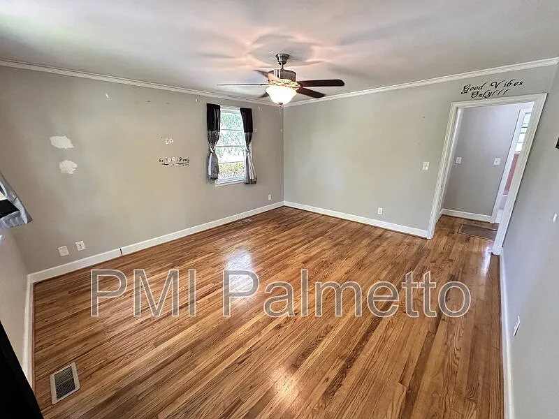 2 bed, 1.0 bath, 900 sqft, $1,250 — Photo 3