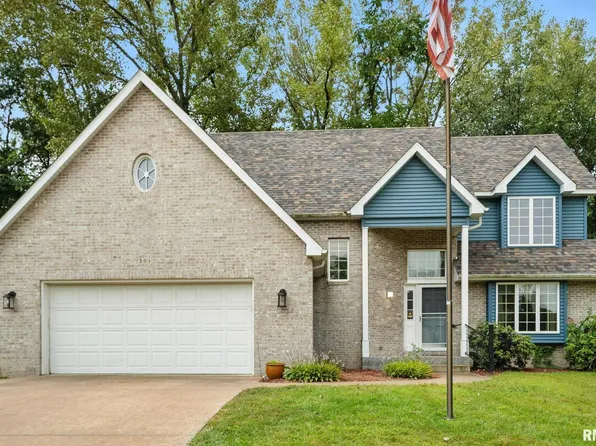 301 E 11th Ave, Coal Valley, IL 61240