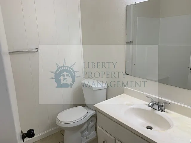 924 S Garfield St #13 — Photo 8