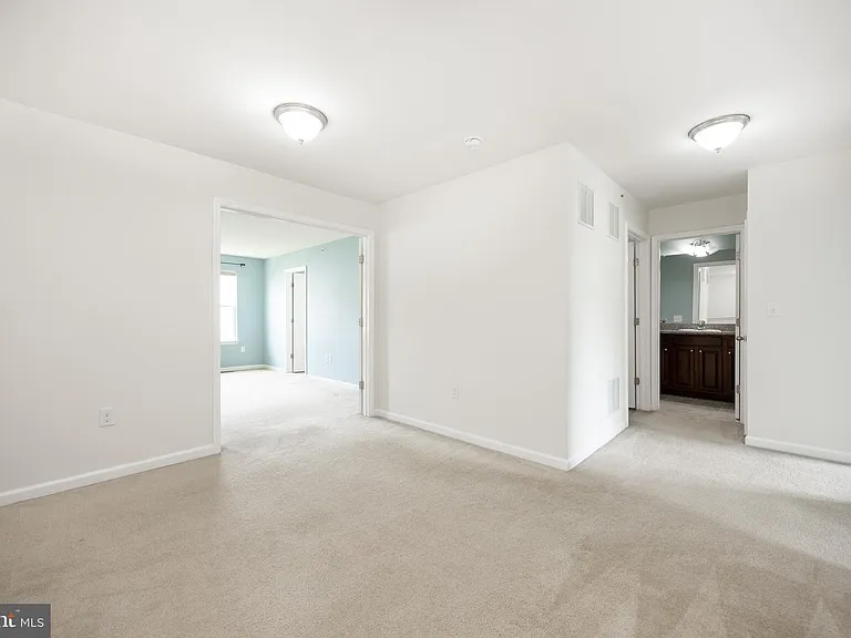 253 Fairfield Cir W — Photo 25