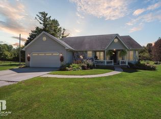 10424 Coolidge Rd, Goodrich, MI 48438