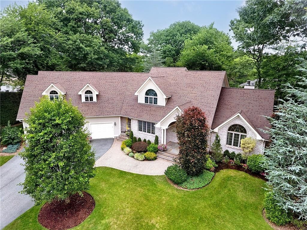 10 Lace Cir, Cranston, RI 02921 Zillow