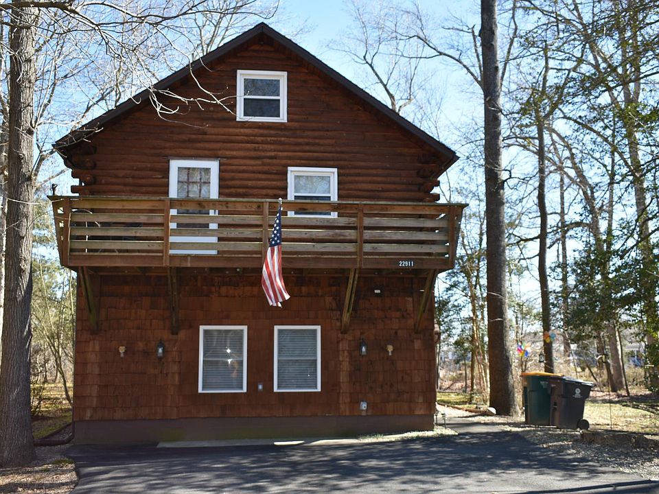 1st image of 22911 Dogwood Dr