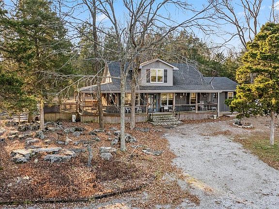 3rd image of 80 Donald Ln