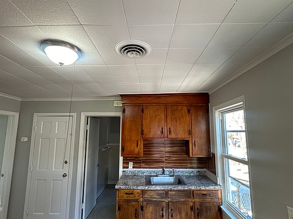 5th image of 163 Rosette St #B