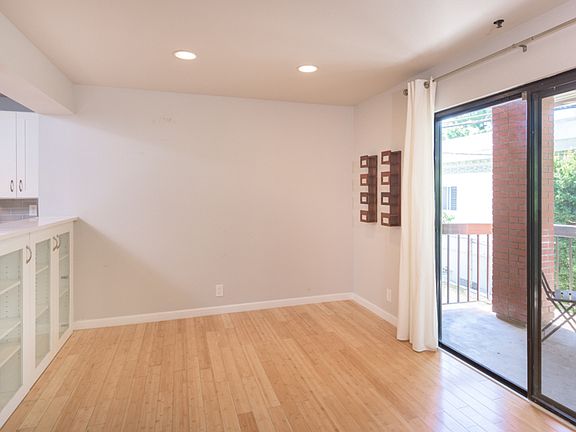 4th image of 835 S Lucerne Blvd APT 209