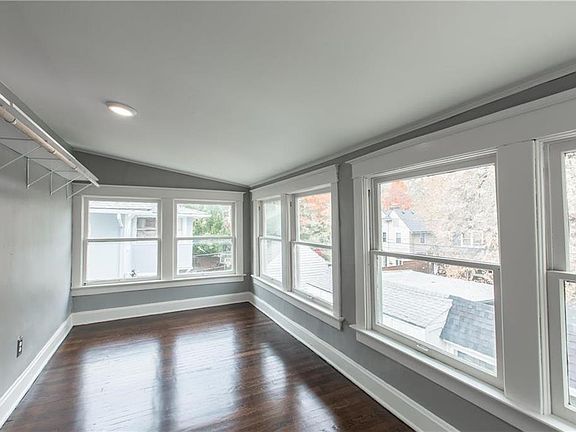 5th image of 442 W 62nd St