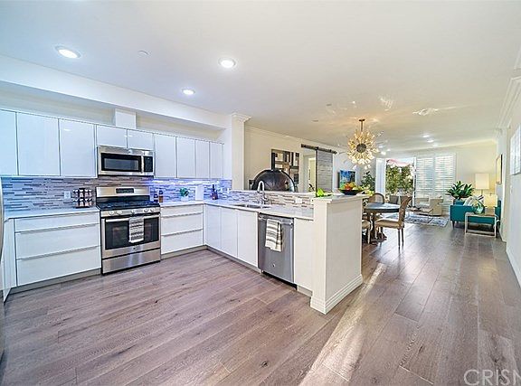 5th image of 5253 Vantage Ave Unit 302
