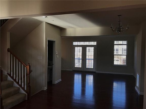3rd image of 201 Eagle Dr