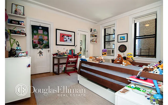 Rented by Douglas Elliman | media 7