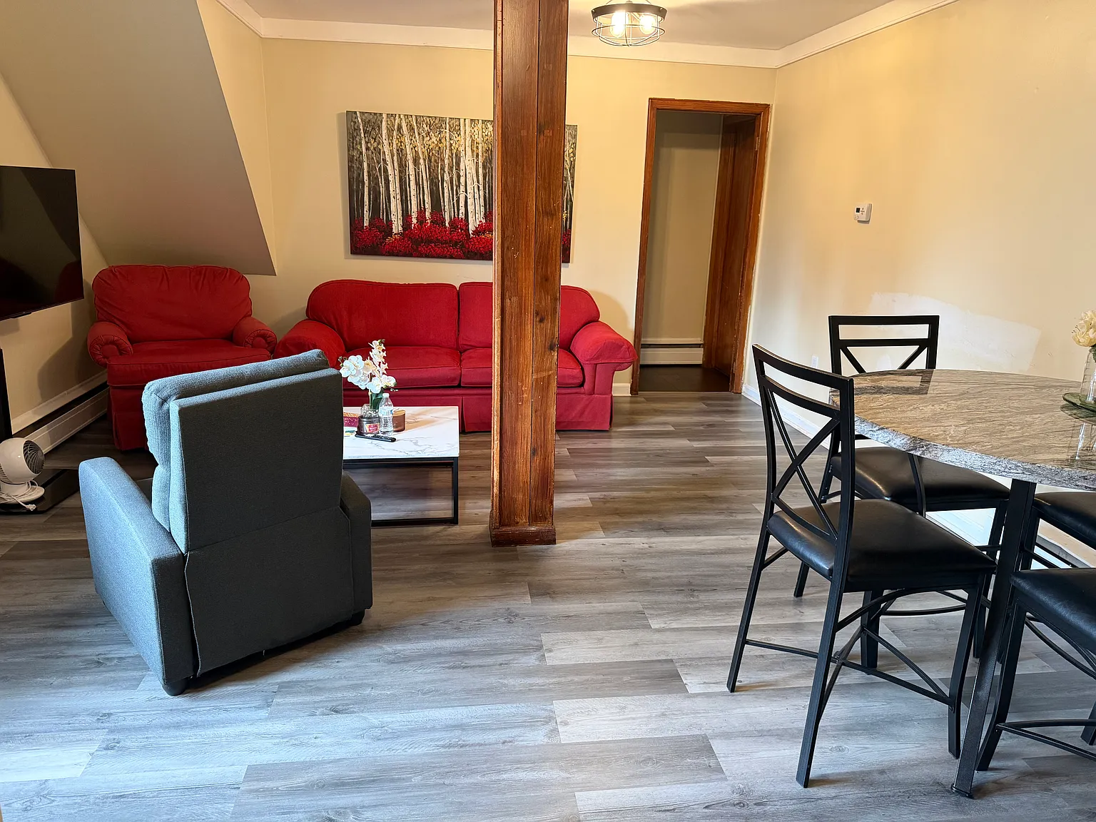 3 bed, 1200 sqft, $2,550 — Photo 2