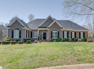 1 Forest Cove Ln, Greer, SC 29651