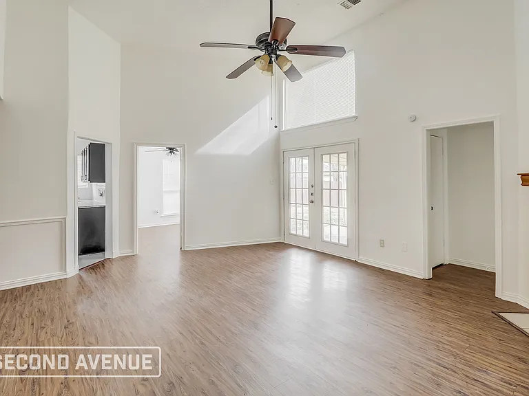 8802 Briarwood Dr — Photo 7