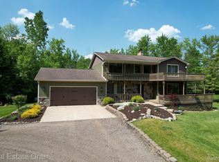1385 Burrus Rd, Ortonville, MI 48462