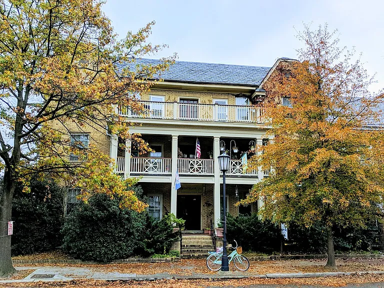 2832 Monument Ave.* — Photo 21