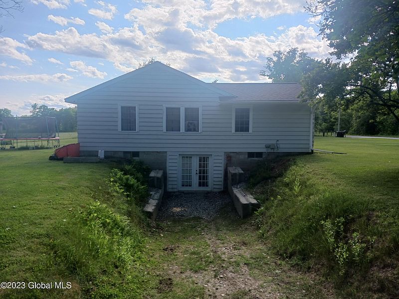 4th image of 538 Cottrell Road