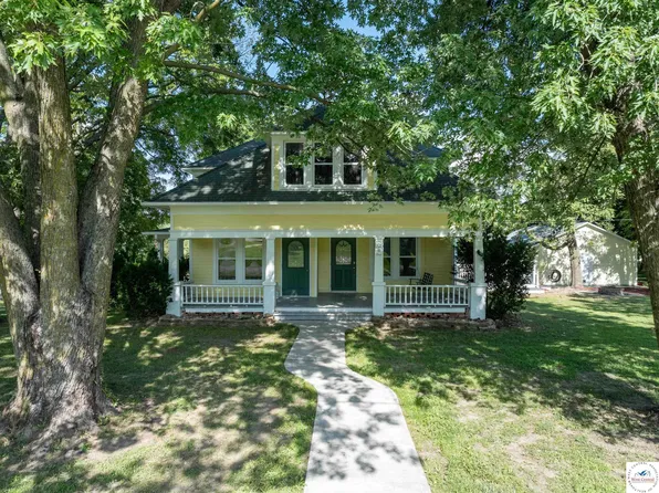 301 S Myrtle Ave, Smithton, MO 65350
