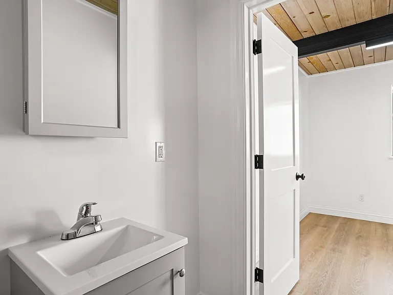 2030 Cedar St #6 — Photo 25