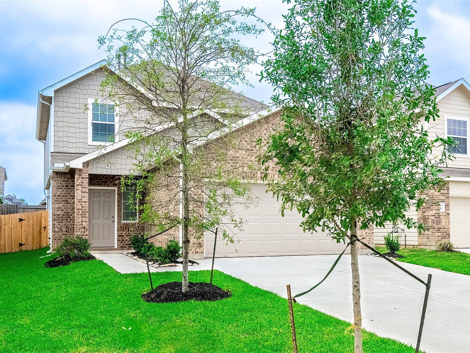 4 bed, 2.5 bath, 1707 sqft, $1,995 — Photo 2