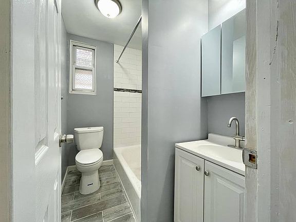 5th image of 255 Lafayette Ave APT 21
