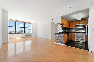 102 Christopher Columbus Drive, #901